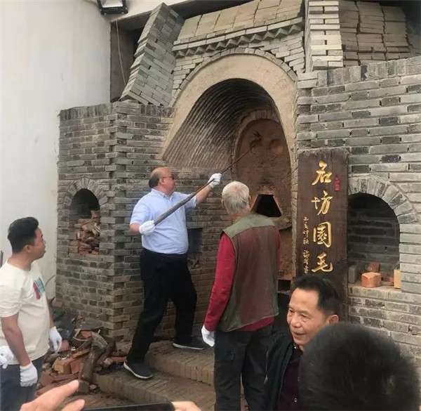  香港知識產(chǎn)權交易所將為景德鎮地區的藝術(shù)瓷和生活用瓷帶來(lái)數十億的產(chǎn)值！